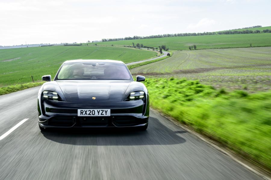  Porsche Taycan Turbo S 2020 года  (UK) (фото 5 из 40)